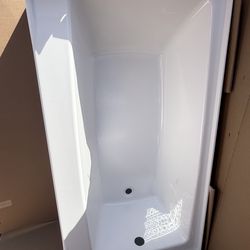 Delta bath tub