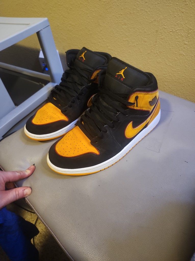 Jordan 1 Mid Fat Tongue Black And Orange