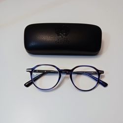 Vince Camuto handmade frame unisex.
Size 48-21 145.
With a New Vince Camuto case.
With demo lenses.
Half  price!
Only 100 dollars (on sale for 250 dol