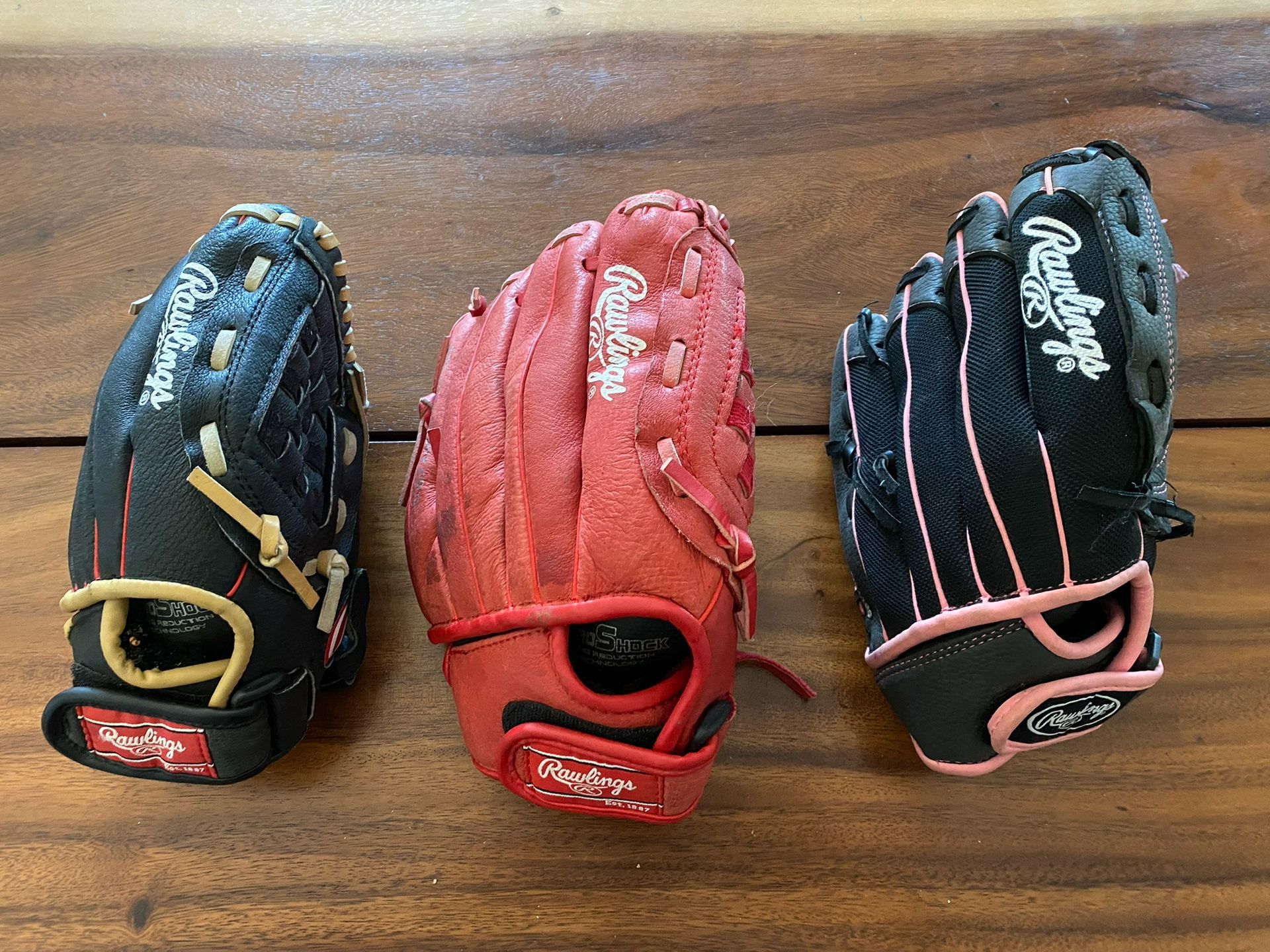 Kids Rawlings baseball gloves t-ball and baseball gloves