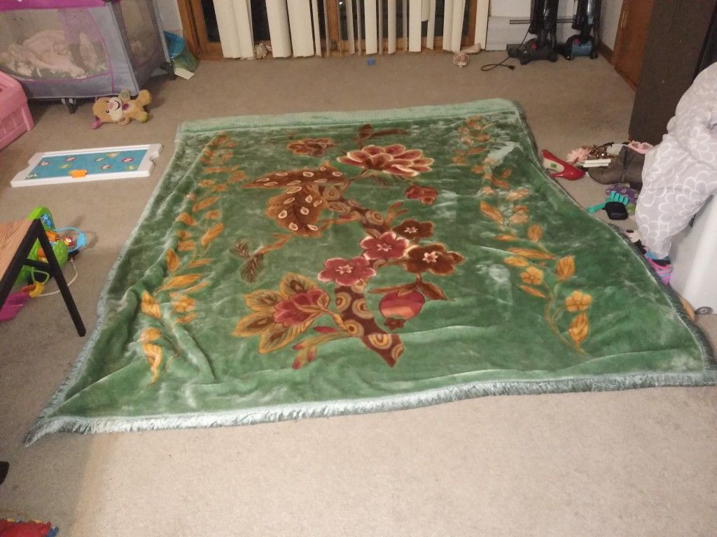 Big Heavy queen size blanket