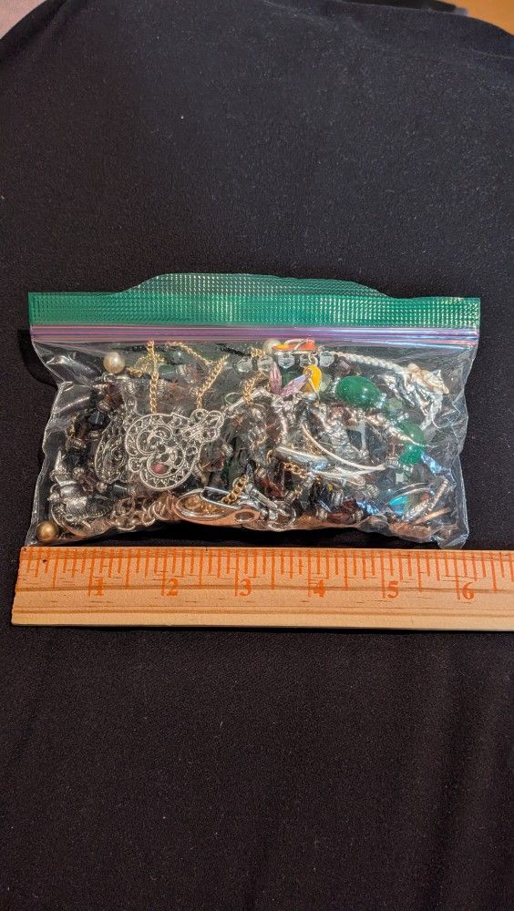 Mixed Lot of Jewelry Pieces: Bracelets, Necklaces, earrings, pendants, rings