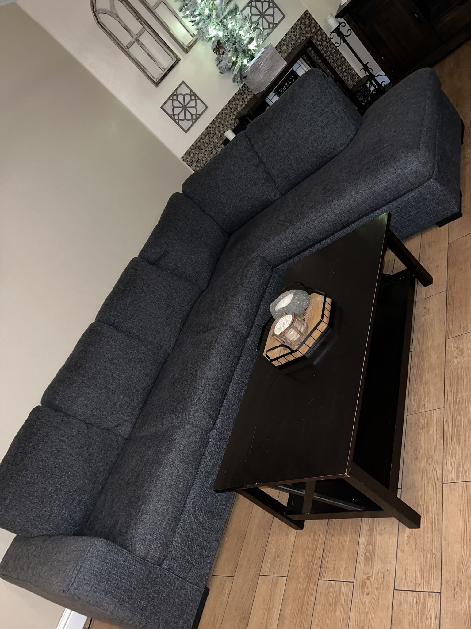 LIKE NEW BEAUTIFUL 2 PC DARK CHARCOAL GRAY SECTIONAL 🔥😍 (WILLING TO DELIVER FOR FREE 🚚) $750 OBO