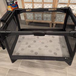 4moms Portable Pack And Play With Changing Station 