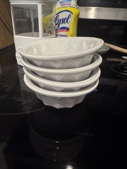 Mini glass Bundt cake dishes