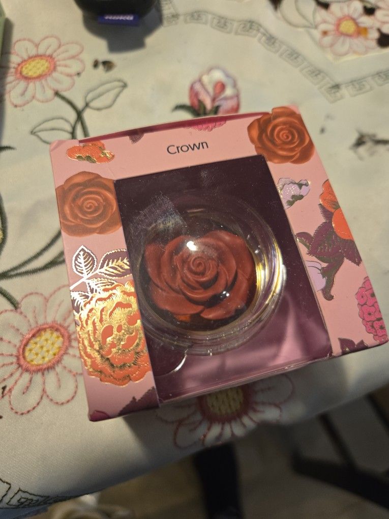 Winky Lux Sculptured Rose Cream Blush "Crown"