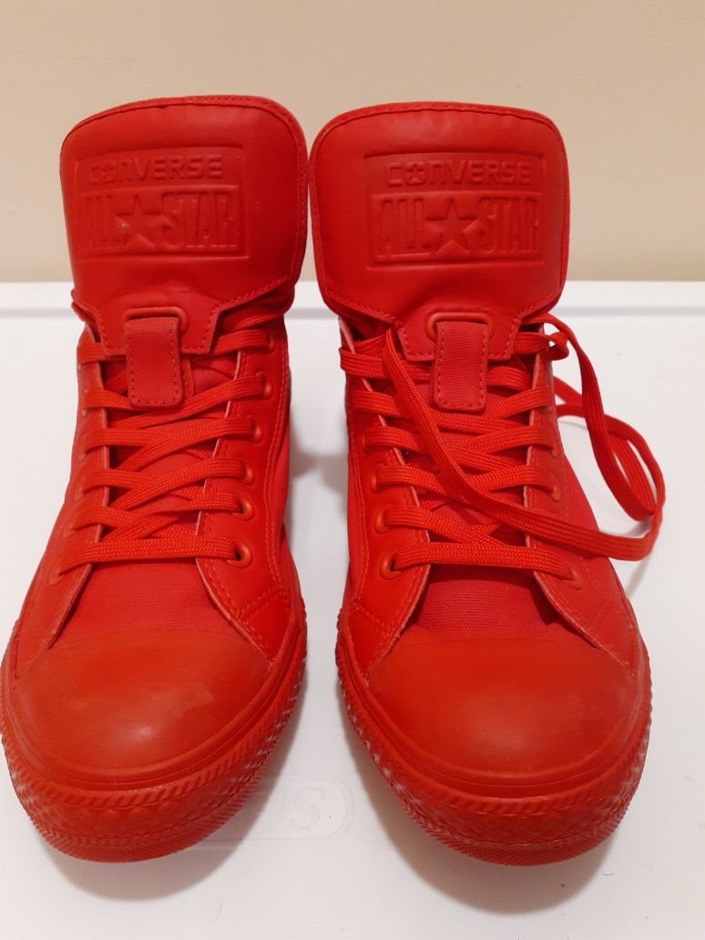 Converse size 10