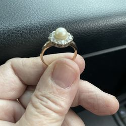 Vintage  Pearl Ring With Diamond Halo