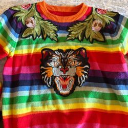 Unisex Sm-med Sweater Classic Look $50 Obo