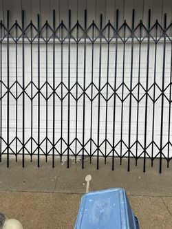 Gate