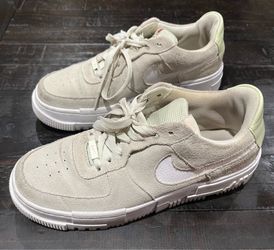Nike women’s size 8