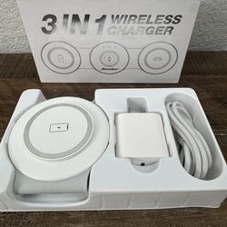 B RAND NEW 3 in 1 travel charging system for Apple iPhone, AirPods and Apple Watch