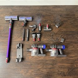 Dyson V7 Bundle