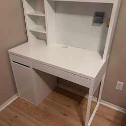 Desk With Magnetic Whiteboard