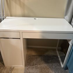 Modern White Desk - Sleek And Functional Workspace