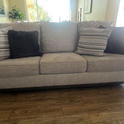 Sofa (Ashly Furniture)
