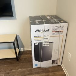 Whirlpool 4.3 cu ft Mini Refrigerator Stainless Steel WH43S1E