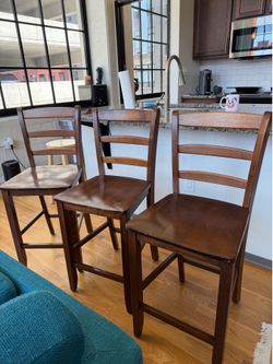 3 Bar stools