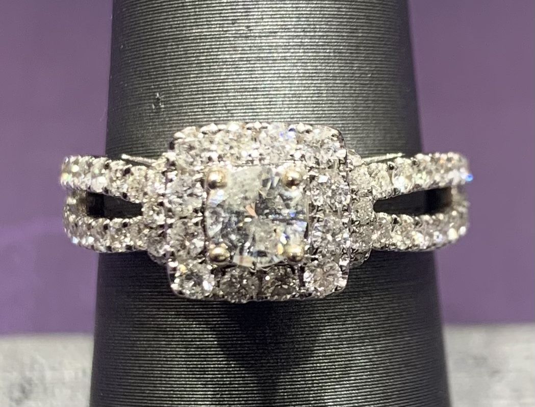 14K White Gold Diamond Engagement Ring 0.78 CTW