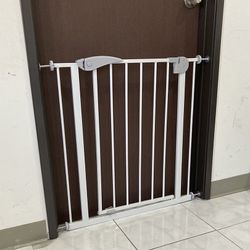Brand New $35 Baby Gate 30-inch Tall for 29-32 inches Wide Doorways Stairs, Walk Thru Metal Pet Dog Safety Fence 