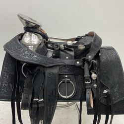 Montura Charra Bordada Con Herrage Y Fuste Plateado Completo