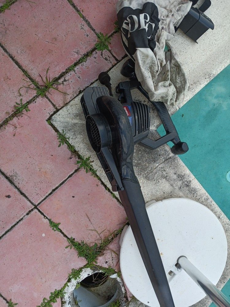 Leaf Blower