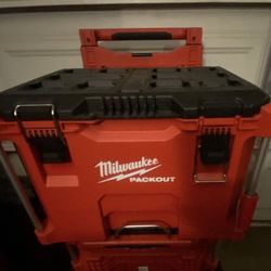 Milwaukee Packout Roller Tool Chest