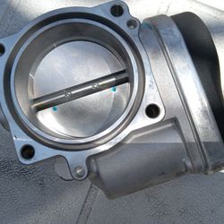 Throttle Body For BMW X5  from 00to06