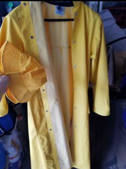 Yellow Rain Coat w/hat XL