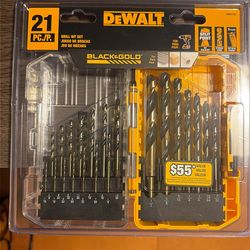 BRAND NEW DEWALT DRILL BIT SET  (MODEL DWA1181)
