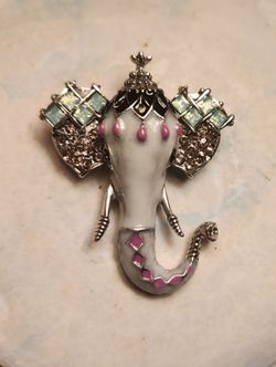 Majestic Elephant Brooch/Pendant