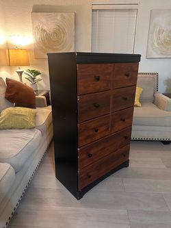 Chest of drawers