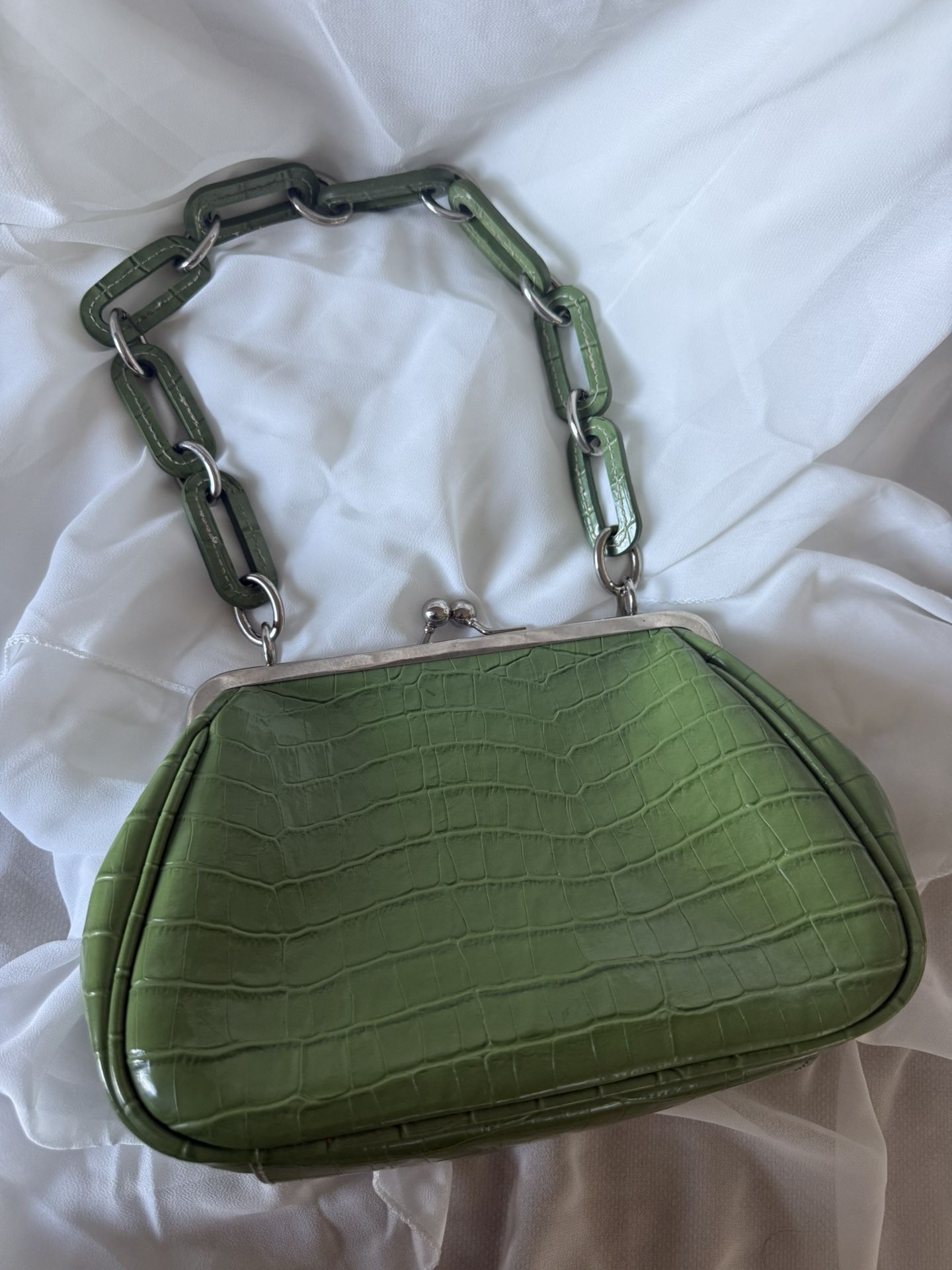 Green Kiss-lock handbag