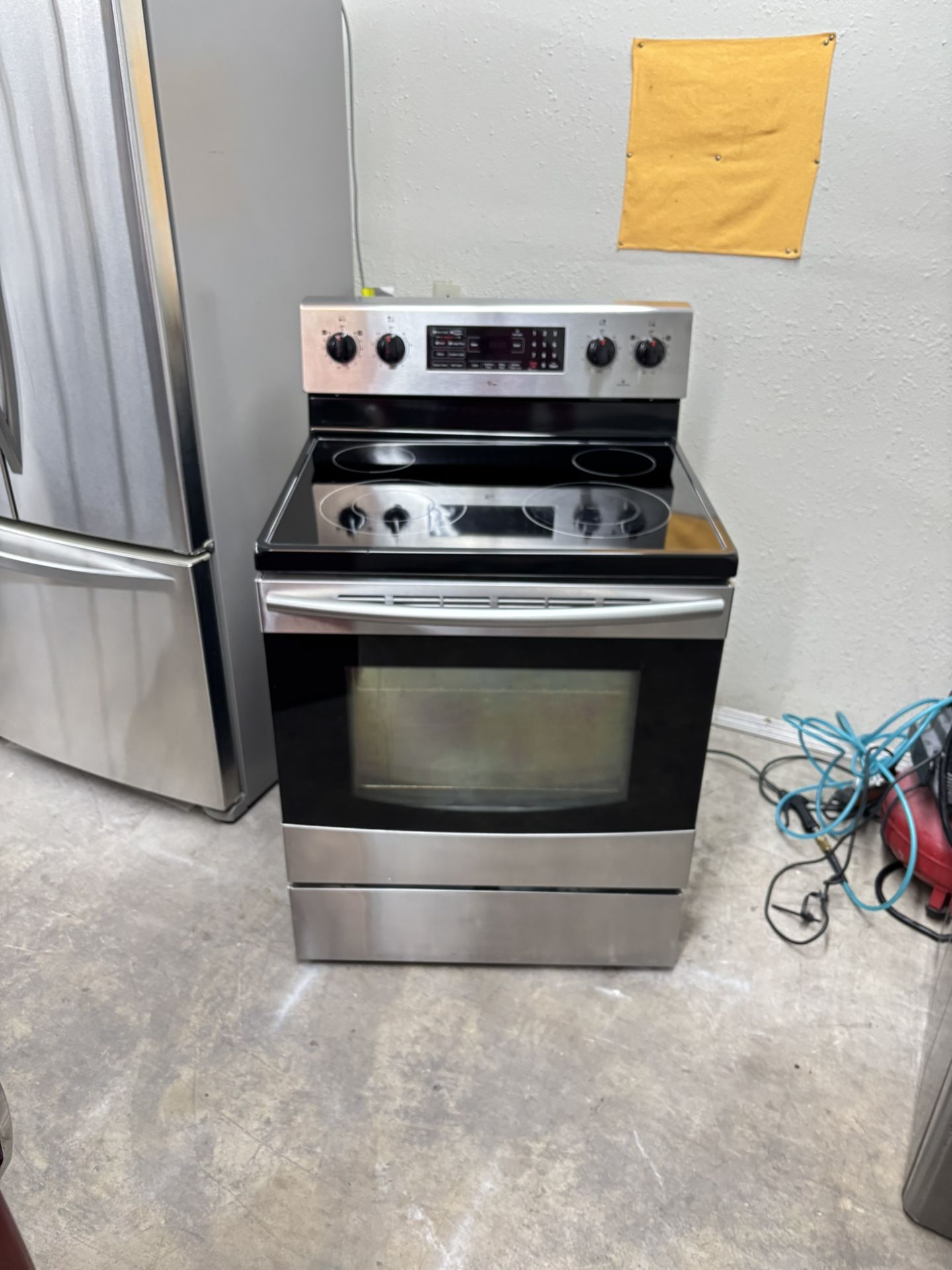 Samsung Electric Stove Very Nice And Clean 