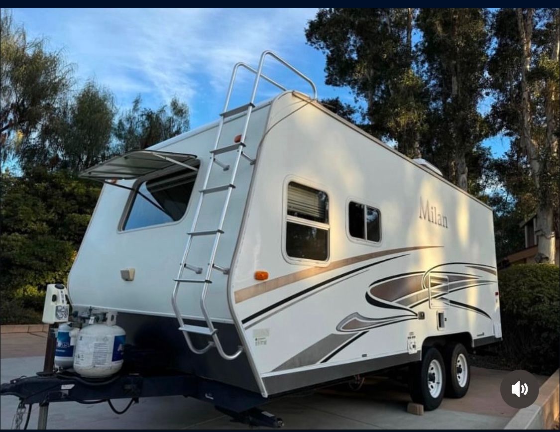 2010 Milan camper trailer