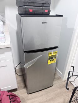 Galanz mini fridge