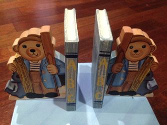 Bear Books Holder