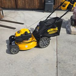 Dewalt 21-in 196cc e-gov engine 3-in-1 Gas rwd self propelled lawn mower