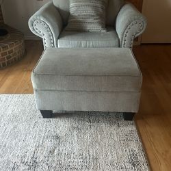 Chair & Storage Ottoman 