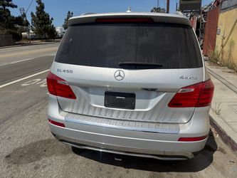 Parting out 2016 Mercedes Benz GL450 parts