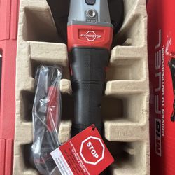Milwaukee M18 FUEL 18V Lithium-Ion Cordless Brushless #10 (1-1/4in. ) Rebar Cutter