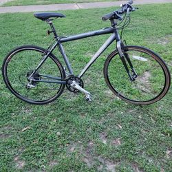 Trek FX7.5  Hybrid Fitness Bicycle