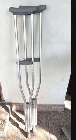Crutches set