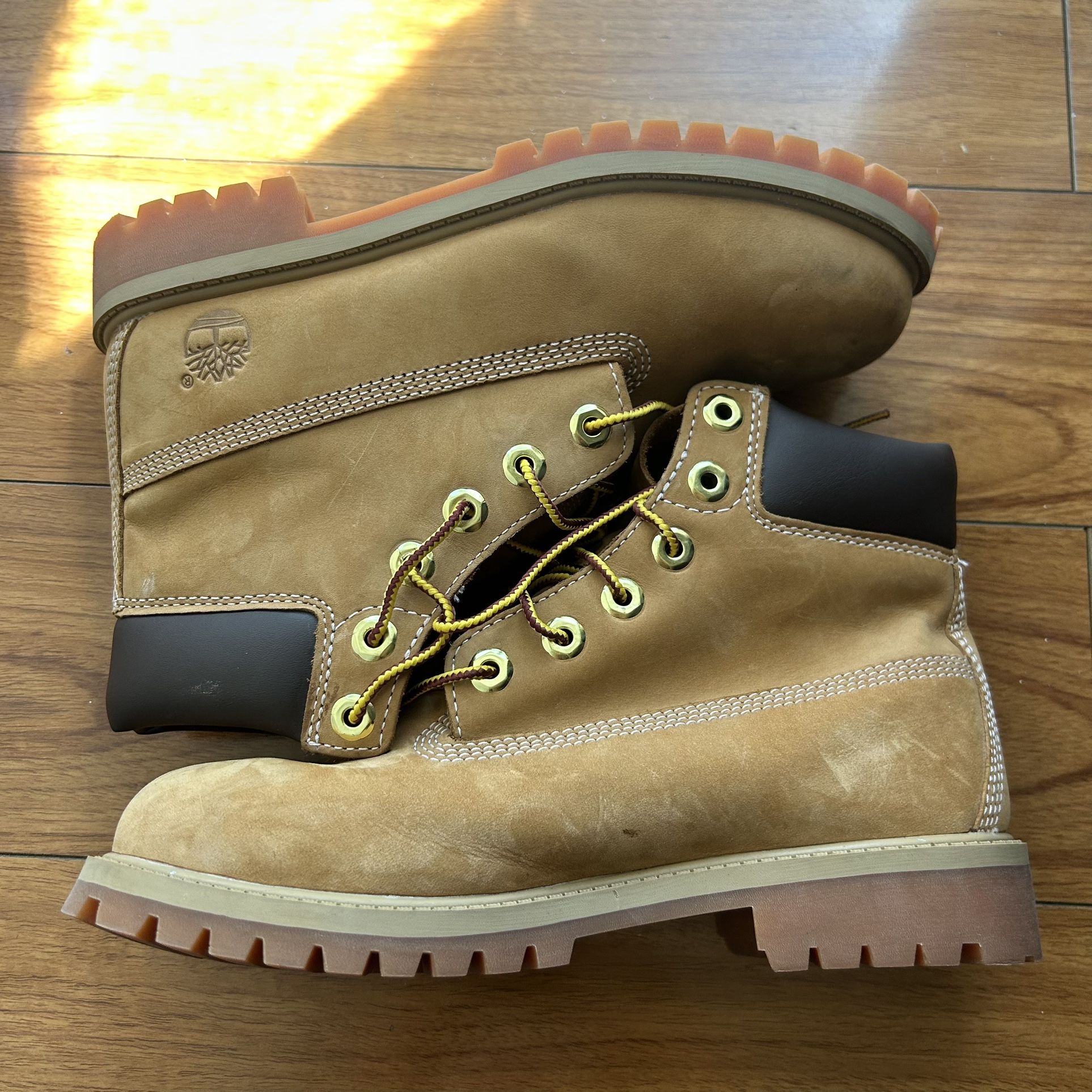 Timberland 6 In Premium Boots US SIZE 5 Boys