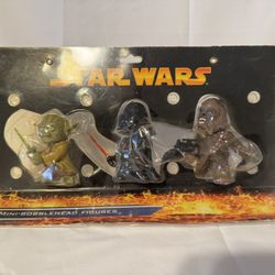 Star Wars Mini Bobble Heads Action Figure. Yoda 