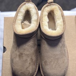 Ugg Mid Boots