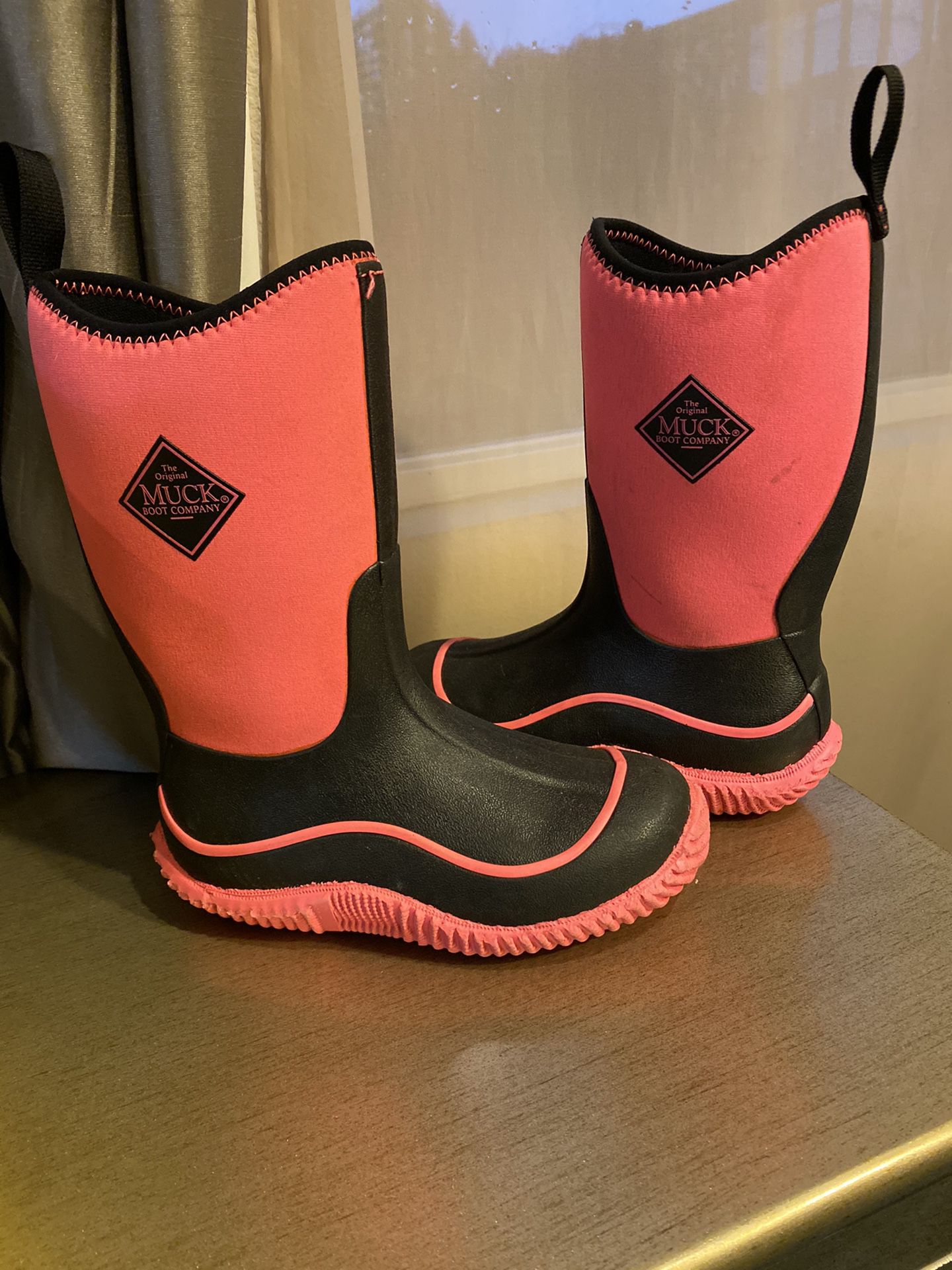 Girls Muck Rain boots size 1 US