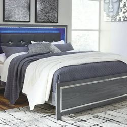 Lodanna Gray King LED Panel Bed

