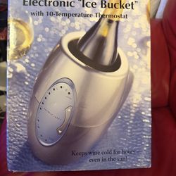 New Sharper Image Electronic Ice Bucket 