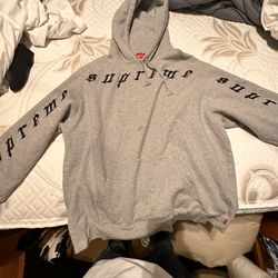 Supreme Hoodie 